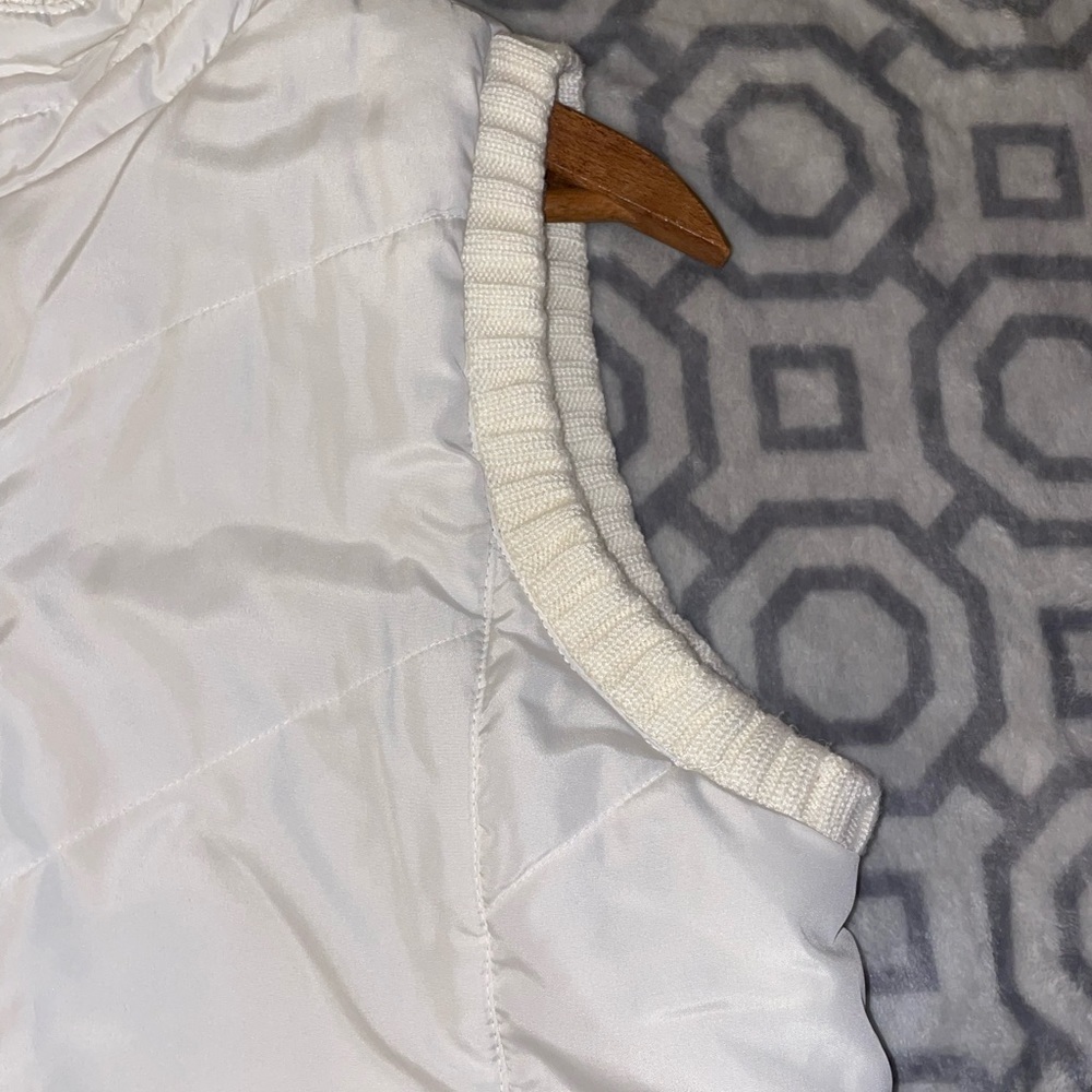 White Vest quilted knit vest Warm Winter - Picture 3 of 12